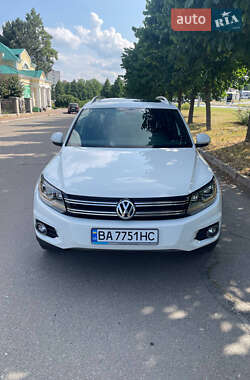 Внедорожник / Кроссовер Volkswagen Tiguan 2014 в 
