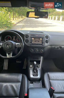Внедорожник / Кроссовер Volkswagen Tiguan 2014 в 