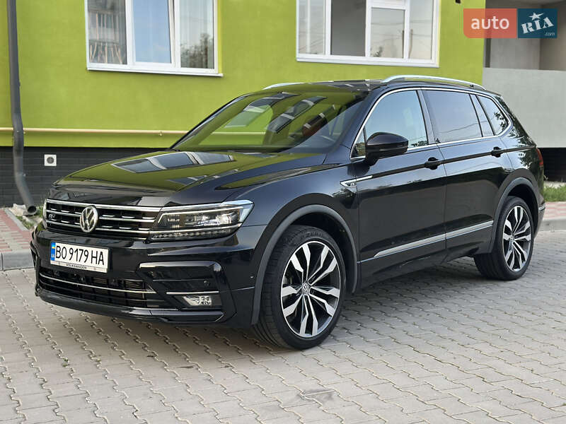 Внедорожник / Кроссовер Volkswagen Tiguan 2018 в 