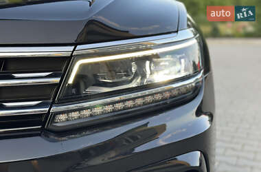 Внедорожник / Кроссовер Volkswagen Tiguan 2018 в 