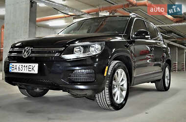 Внедорожник / Кроссовер Volkswagen Tiguan 2016 в 