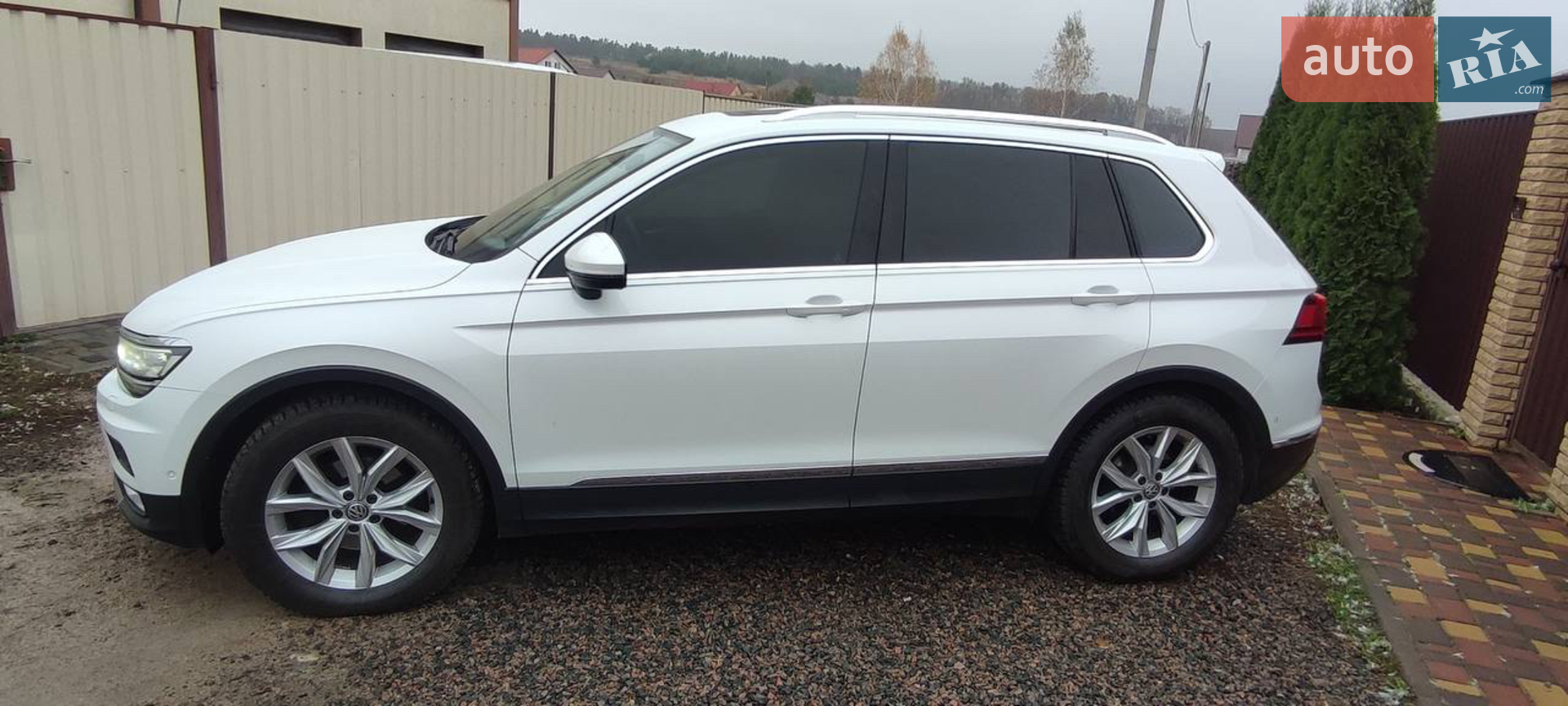 2016 Volkswagen Tiguan - мініатюра 14