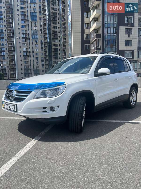 Внедорожник / Кроссовер Volkswagen Tiguan 2009 в Киеве