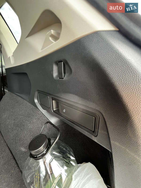 Внедорожник / Кроссовер Volkswagen Tiguan 2020 в Киеве