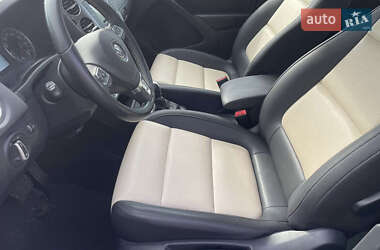 Внедорожник / Кроссовер Volkswagen Tiguan 2015 в 