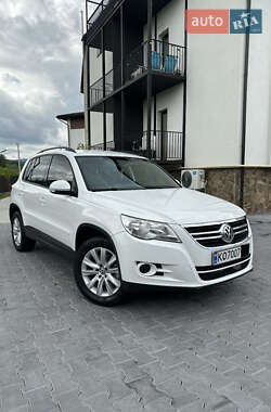 Позашляховик / Кросовер Volkswagen Tiguan 2011 в Тячеві