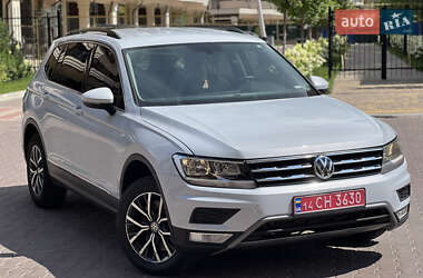 Внедорожник / Кроссовер Volkswagen Tiguan 2017 в Киеве