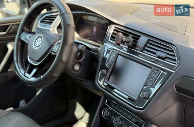 Внедорожник / Кроссовер Volkswagen Tiguan 2017 в 