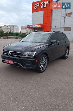 Внедорожник / Кроссовер Volkswagen Tiguan 2018 в Харькове