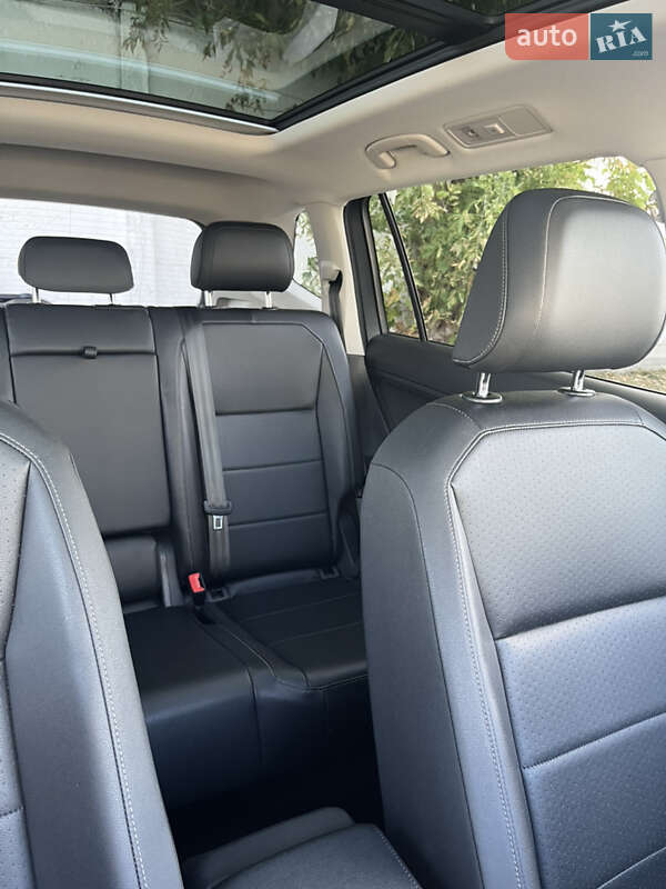 Внедорожник / Кроссовер Volkswagen Tiguan 2019 в Киеве фото 14 Внедорожник / Кроссовер Volkswagen Tiguan 2019 в Киеве