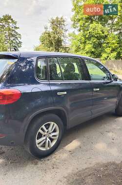 Позашляховик / Кросовер Volkswagen Tiguan 2013 в 