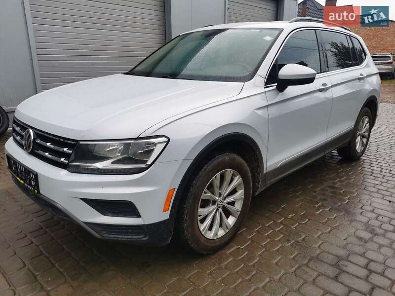 Внедорожник / Кроссовер Volkswagen Tiguan 2018 в Львове