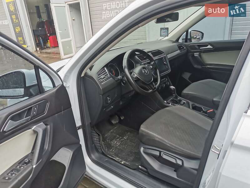 Внедорожник / Кроссовер Volkswagen Tiguan 2018 в Львове