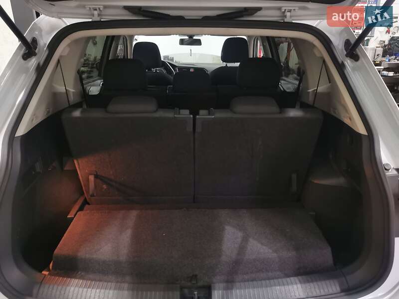 Внедорожник / Кроссовер Volkswagen Tiguan 2018 в Львове