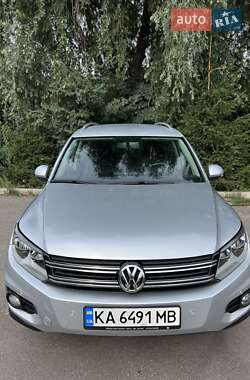 Позашляховик / Кросовер Volkswagen Tiguan 2012 в  фото 4 Позашляховик / Кросовер Volkswagen Tiguan 2012 в
