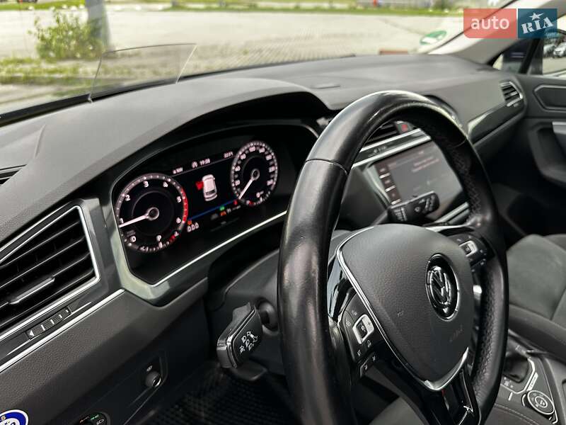 Внедорожник / Кроссовер Volkswagen Tiguan 2018 в Львове