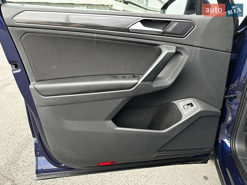 Внедорожник / Кроссовер Volkswagen Tiguan 2018 в Львове