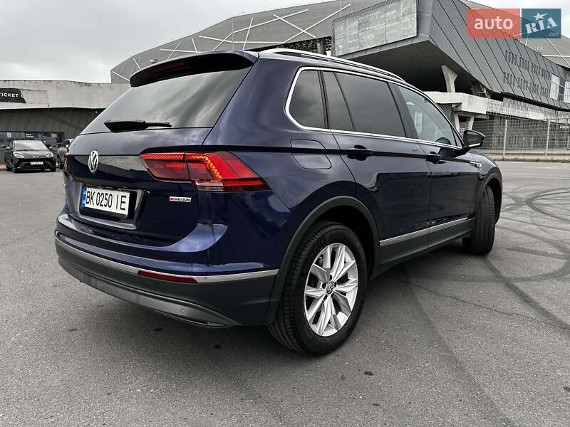 Внедорожник / Кроссовер Volkswagen Tiguan 2018 в Львове