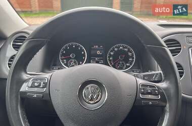 Внедорожник / Кроссовер Volkswagen Tiguan 2016 в 