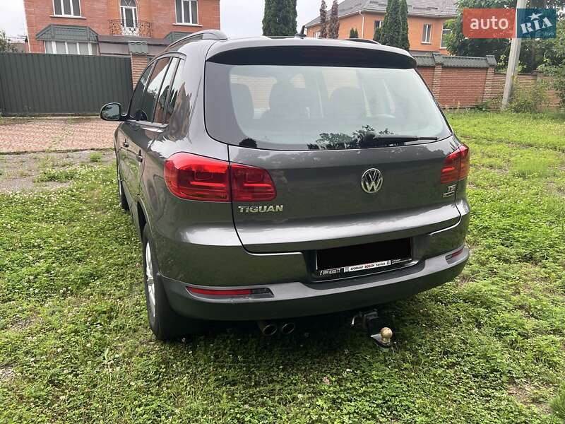 Внедорожник / Кроссовер Volkswagen Tiguan 2016 в Киеве