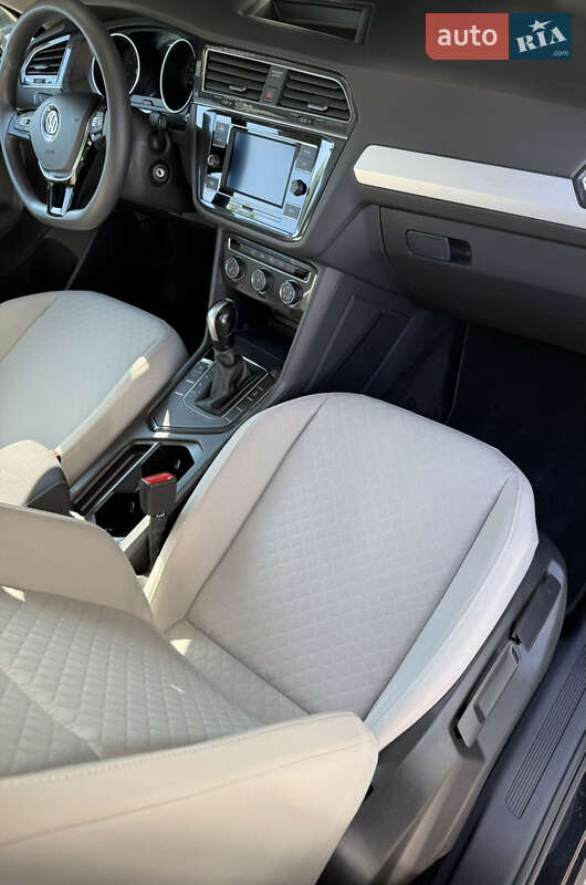 Внедорожник / Кроссовер Volkswagen Tiguan 2019 в Львове