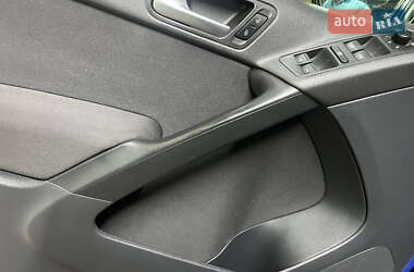 Внедорожник / Кроссовер Volkswagen Tiguan 2011 в 