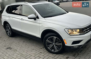 Внедорожник / Кроссовер Volkswagen Tiguan 2017 в Ровно