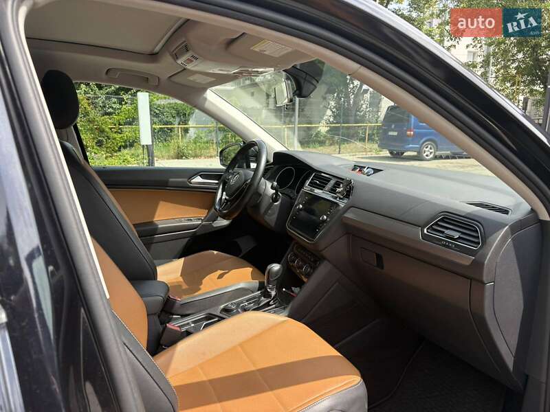 Внедорожник / Кроссовер Volkswagen Tiguan 2017 в Черновцах