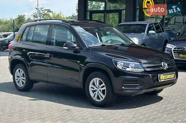 Позашляховик / Кросовер Volkswagen Tiguan 2016 в Чернівцях