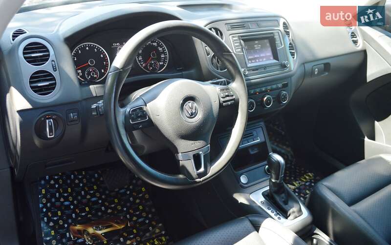 Позашляховик / Кросовер Volkswagen Tiguan 2016 в Одесі