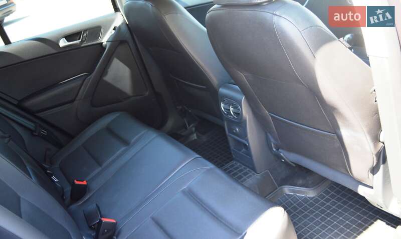 Позашляховик / Кросовер Volkswagen Tiguan 2016 в Одесі