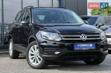 Внедорожник / Кроссовер Volkswagen Tiguan 2017 в Нововолынске