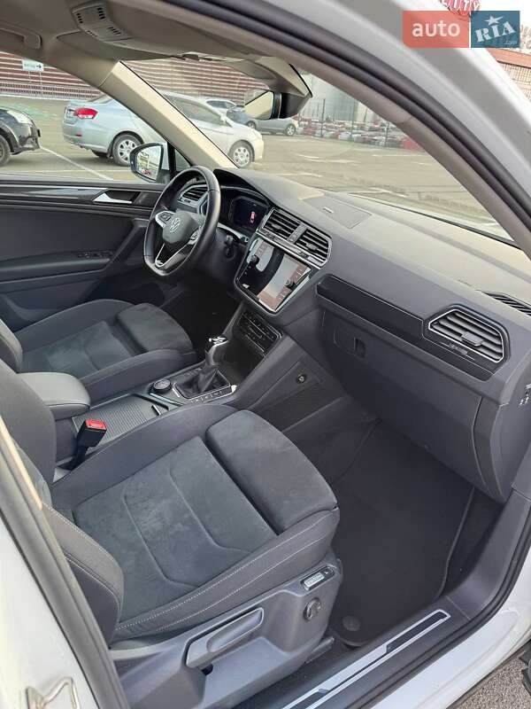 Внедорожник / Кроссовер Volkswagen Tiguan 2021 в Киеве
