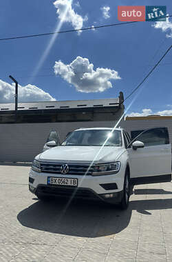Позашляховик / Кросовер Volkswagen Tiguan 2020 в Конотопі