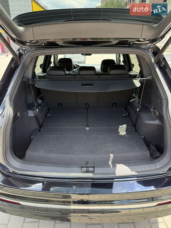 Позашляховик / Кросовер Volkswagen Tiguan 2019 в Львові