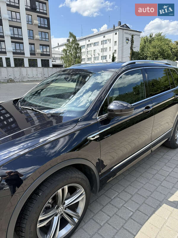 Позашляховик / Кросовер Volkswagen Tiguan 2019 в Львові
