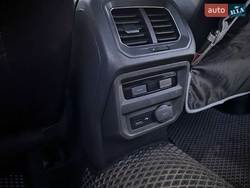 Внедорожник / Кроссовер Volkswagen Tiguan 2018 в Самборе