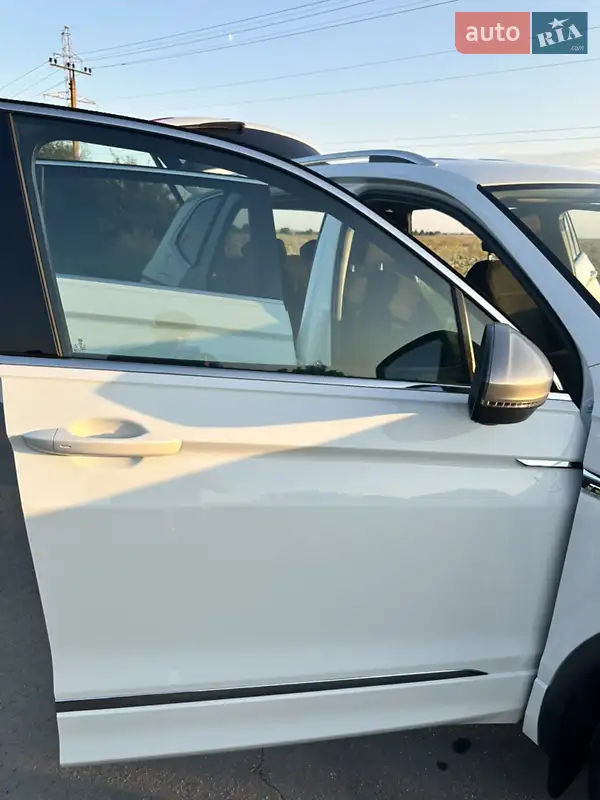 Volkswagen Tiguan 2019 VIN WVGZZZ5NZLM003195 фото оголошення 4 з 81