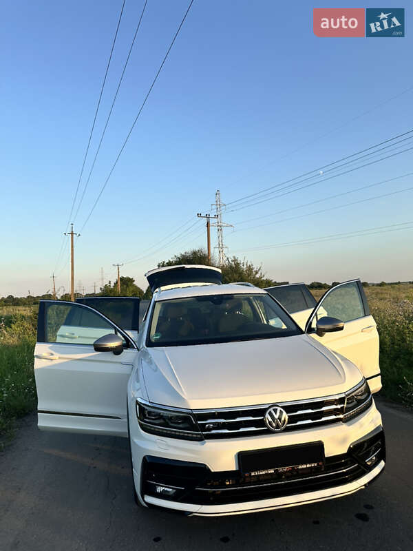 Внедорожник / Кроссовер Volkswagen Tiguan 2019 в Староконстантинове