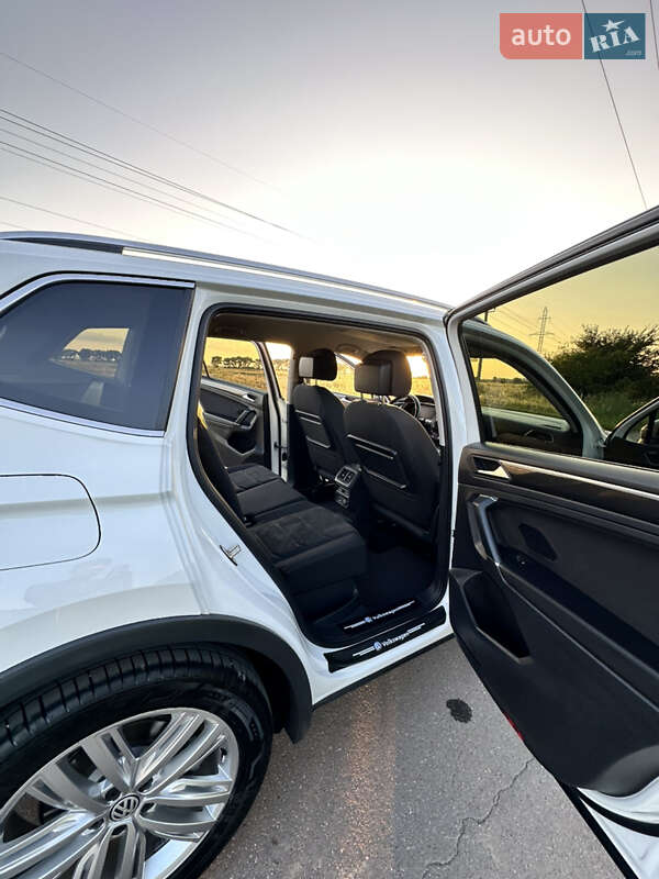Внедорожник / Кроссовер Volkswagen Tiguan 2019 в Староконстантинове