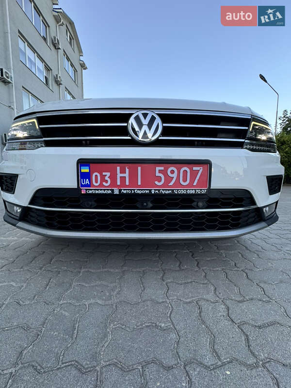 Внедорожник / Кроссовер Volkswagen Tiguan 2017 в Луцке