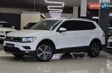 Внедорожник / Кроссовер Volkswagen Tiguan 2018 в Николаеве