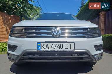 Внедорожник / Кроссовер Volkswagen Tiguan 2017 в Козине