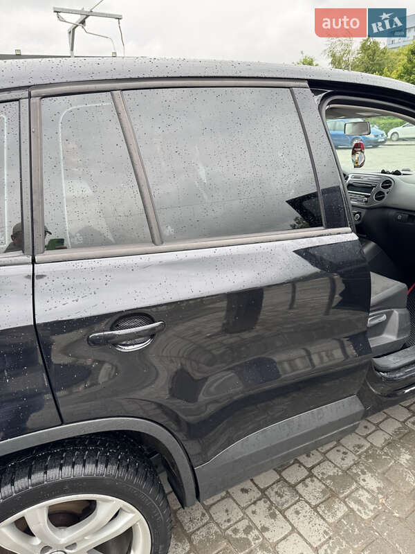 Внедорожник / Кроссовер Volkswagen Tiguan 2011 в Львове фото 7 Внедорожник / Кроссовер Volkswagen Tiguan 2011 в Львове