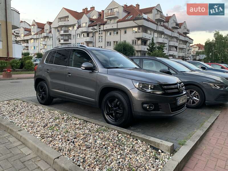 Внедорожник / Кроссовер Volkswagen Tiguan 2013 в Ровно