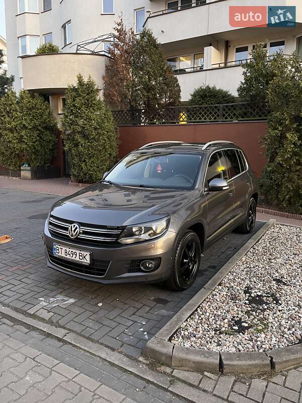 Внедорожник / Кроссовер Volkswagen Tiguan 2013 в Ровно