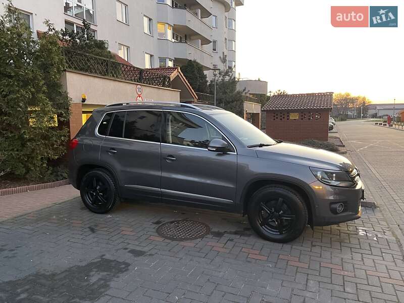 Внедорожник / Кроссовер Volkswagen Tiguan 2013 в Ровно