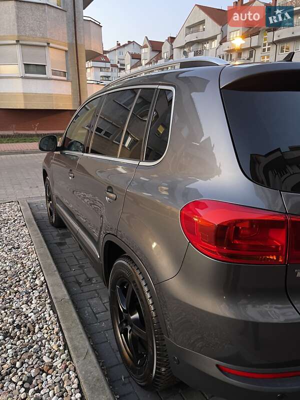 Внедорожник / Кроссовер Volkswagen Tiguan 2013 в Ровно
