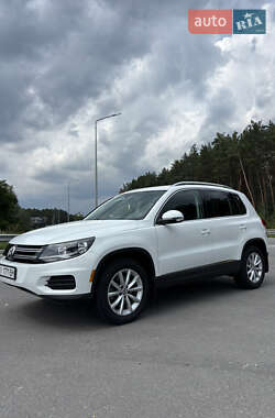 Позашляховик / Кросовер Volkswagen Tiguan 2016 в Києві