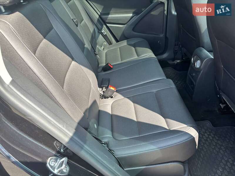 Внедорожник / Кроссовер Volkswagen Tiguan 2016 в Киеве